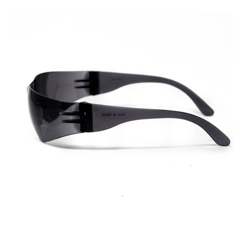 LENTE BORNEO CON PROTECCIÓN UV OSCURO CAPA DURA DE POLIBICARBONATO DE GRIS SABR202HC